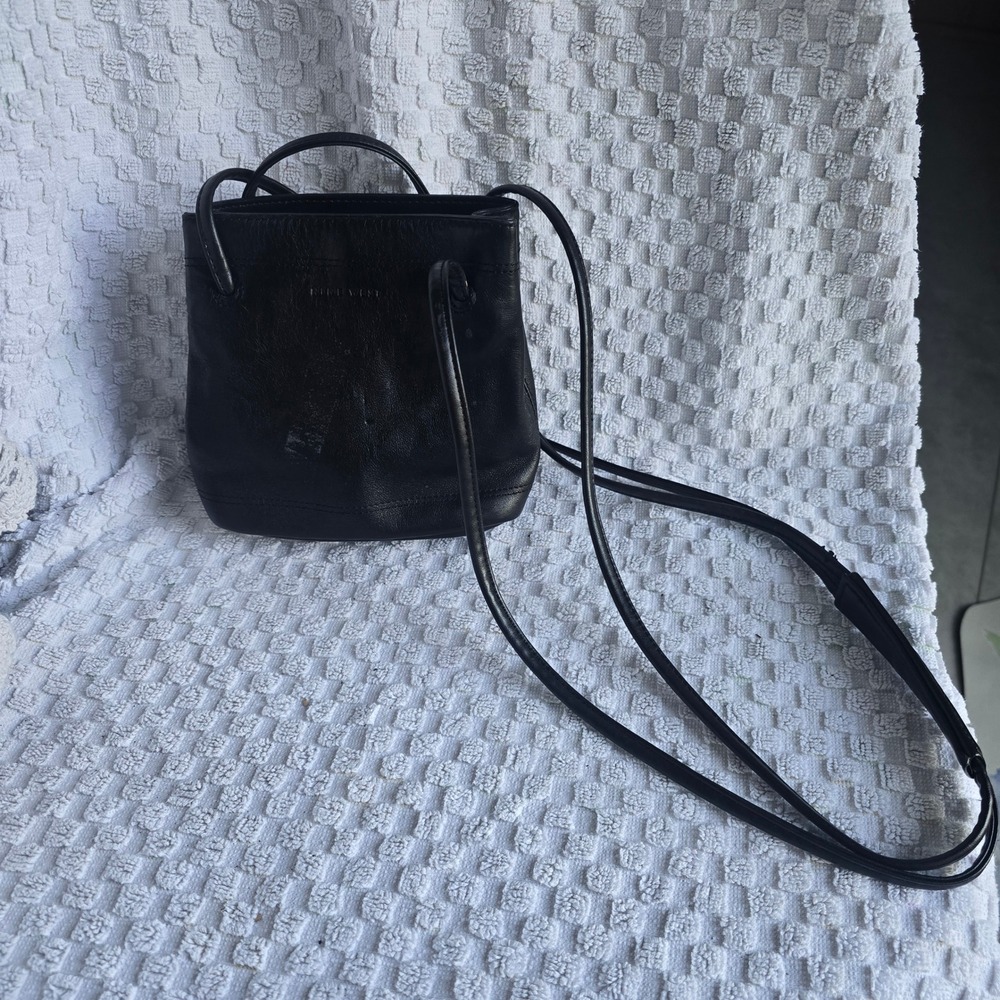Nine West Vintage 90s Black Leather Crossbody Bucket‎ Bag Y2K Minimalist Small